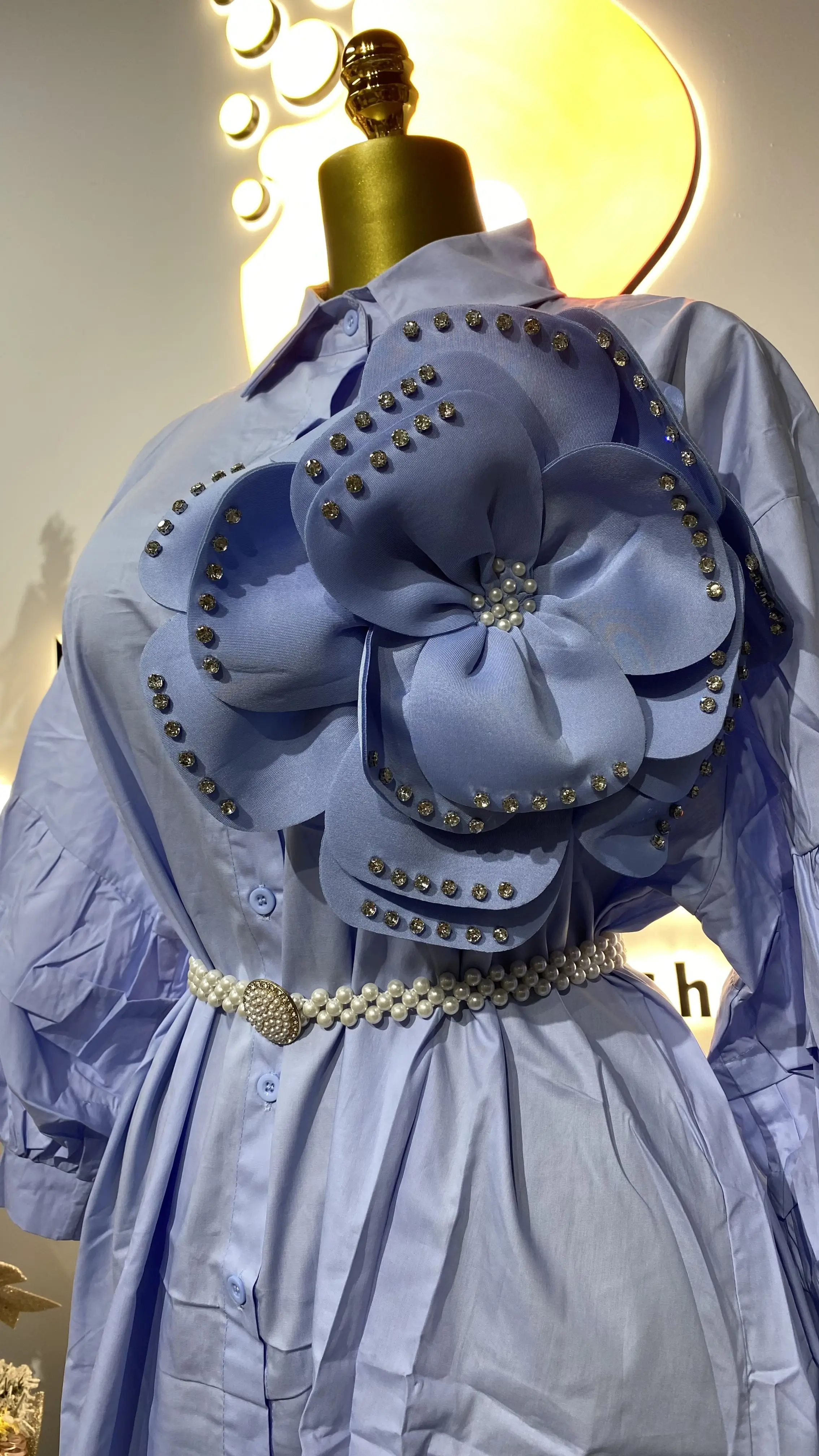 Nieuw Frans modeontwerp geplooid driedimensionaal bloemenoverhemd modieus gefrituurd straatcasual overhemd-GZMM257