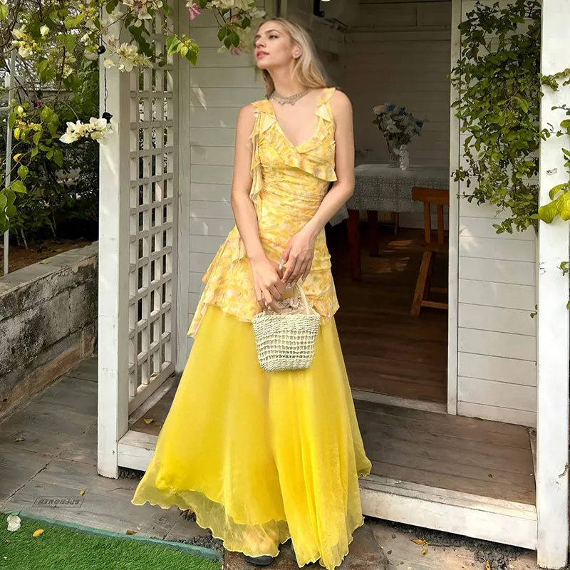 Franse zoete en pittige gele bloemenprint asymmetrische jurk met V-hals en hoge taille mesh halve rok gezwollen rok polyester vezel