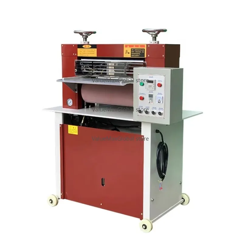 Verarbeitungsmaschine für Ledergürtel – Funktion zur Rollenbeschichtung und Musterprägung