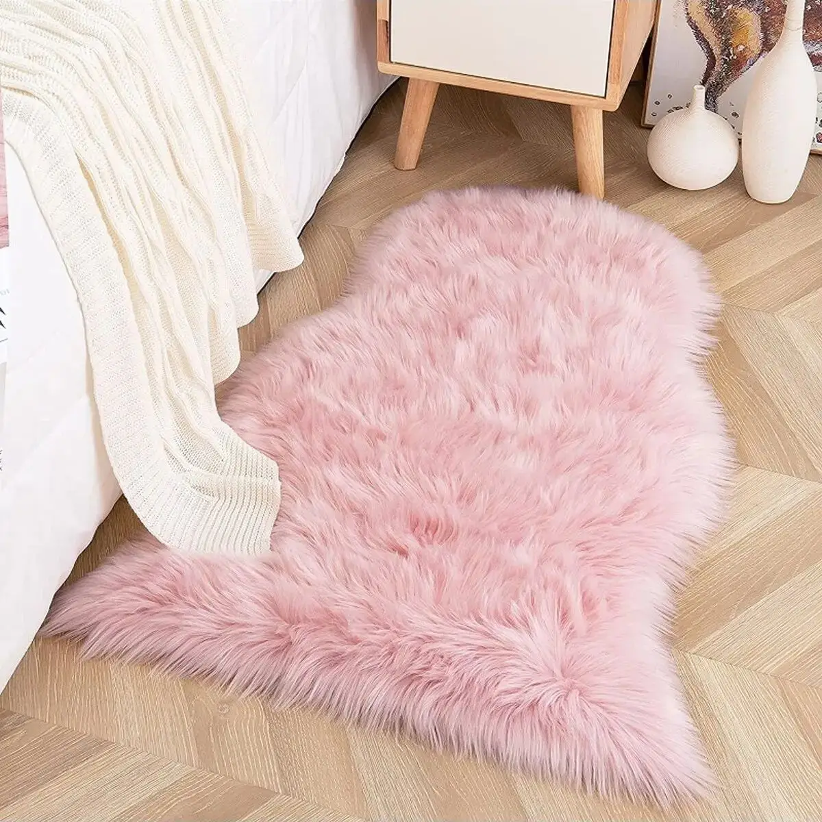 Long plush pink flat bottomed fish carpet, bedside bedroom, living room, household floor mat