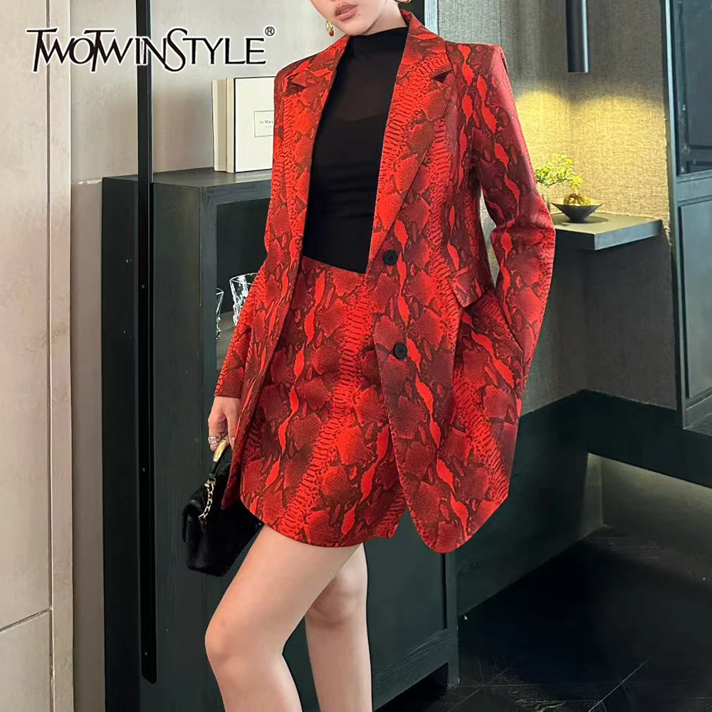 

TWOTWINSTYLE красный комплект из двух предметов с принтом, женская куртка с лацканами и длинными рукавами, сексуальный темпераментный женский комплект с юбкой, новинка моды