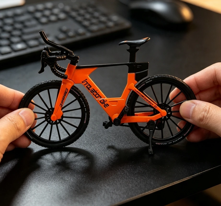 Simulation Time Trial Road Bike Model Ornament, Mini Bicycle Tabletop Decor, Metal Craft Home Office Display Collectible Gift