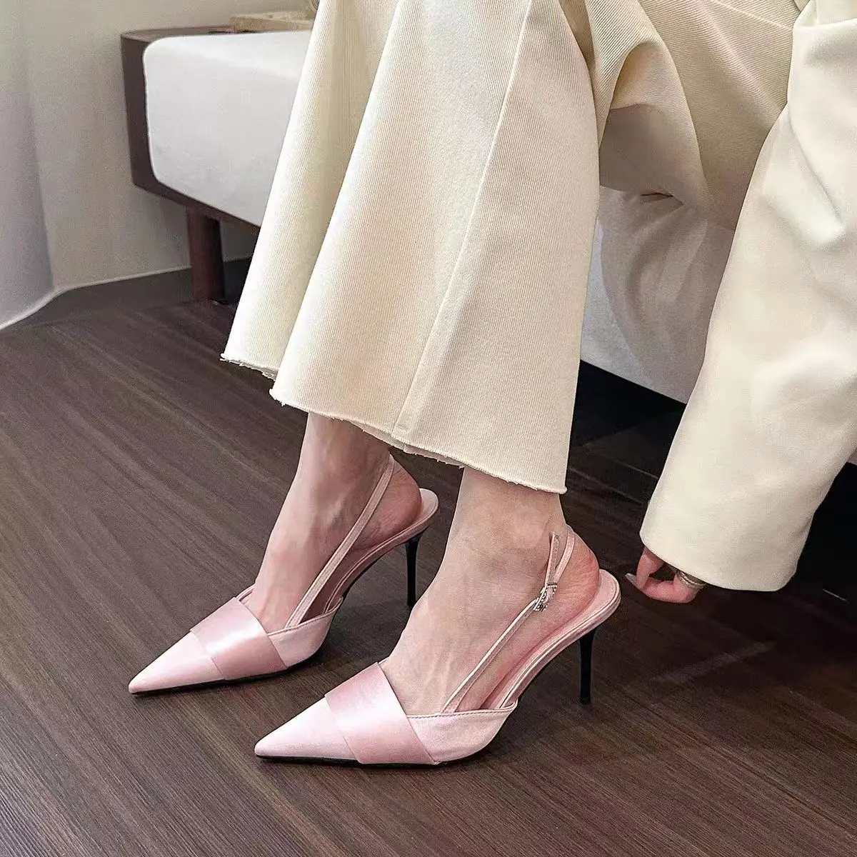 2024 Spring New Thin Heel Pointed Head Fashion Satin Pointed High Heels For Women After Empty Stiletto Heels Sandals