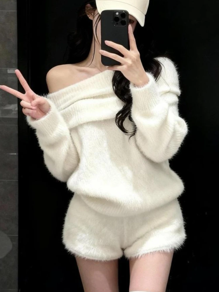 

Корейские милые элегантные комплекты из 2 предметов, женские белые свитера на одно плечо, топы + короткие брюки, милые японские наряды в стиле Харадзюку, новинка в стиле ретро