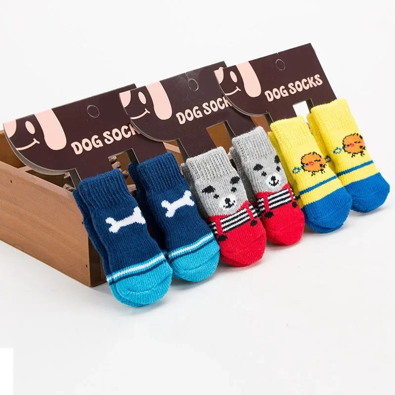 Winter Warm Dog Socks Cute Cartoon Anti Slip Skid Pet Shoes Socks 4Pcs Soft Breathable Paw Protector for Small Puppy Cat Dogs