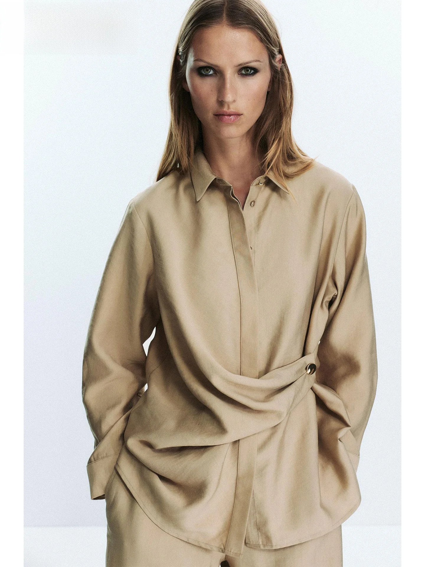 

ZAPRHA Golden Button Long Sve Double Cuff irt Design Sensation Autumn New Sle Loose Fit Ladies Faion Premium irt