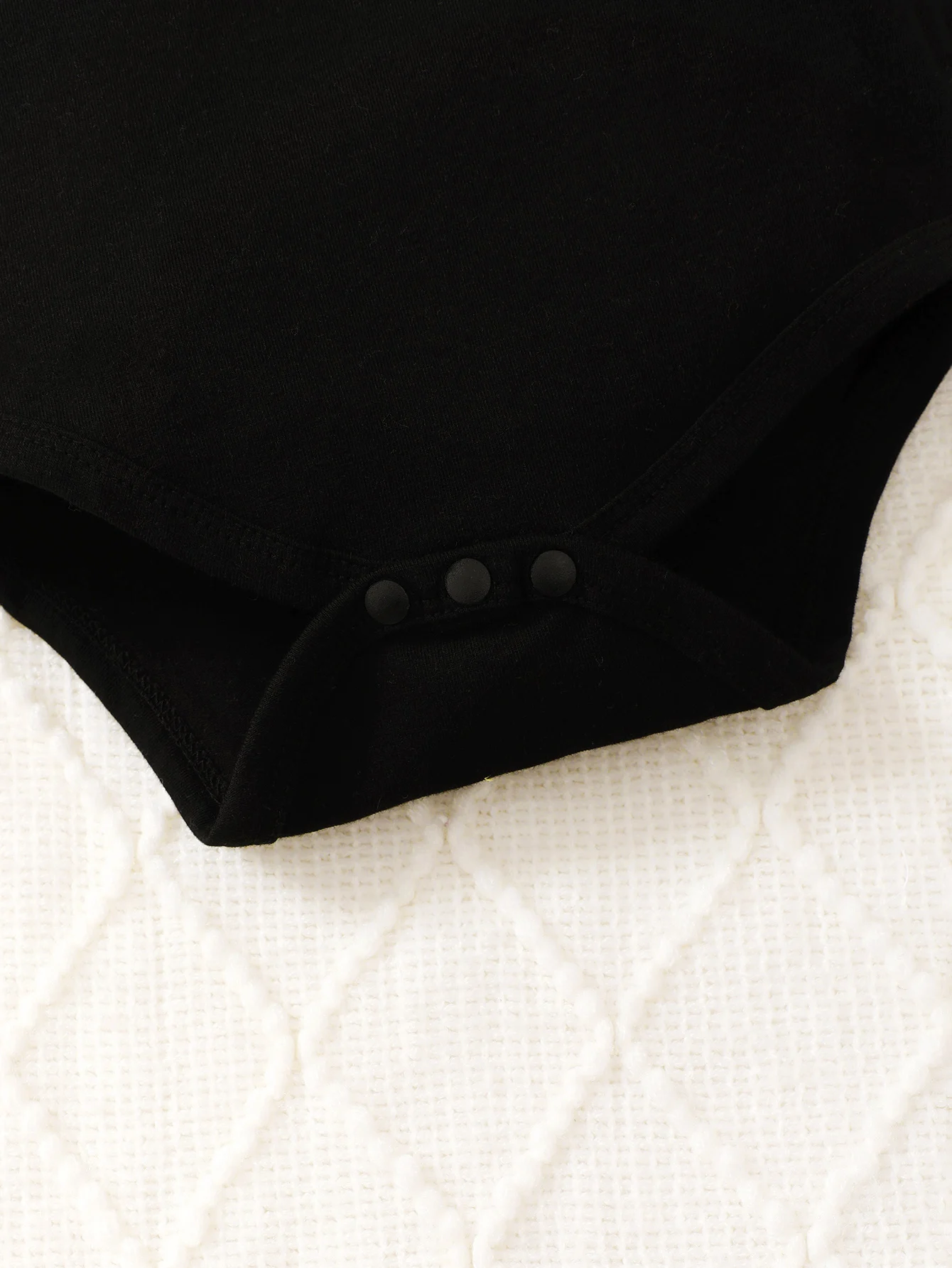 مجموعة رجل صغير لطيف لحديثي الولادة في الربيع والخريف، تتميز بسترة سوداء من قطعة واحدة مع بنطال متقلب أحمر