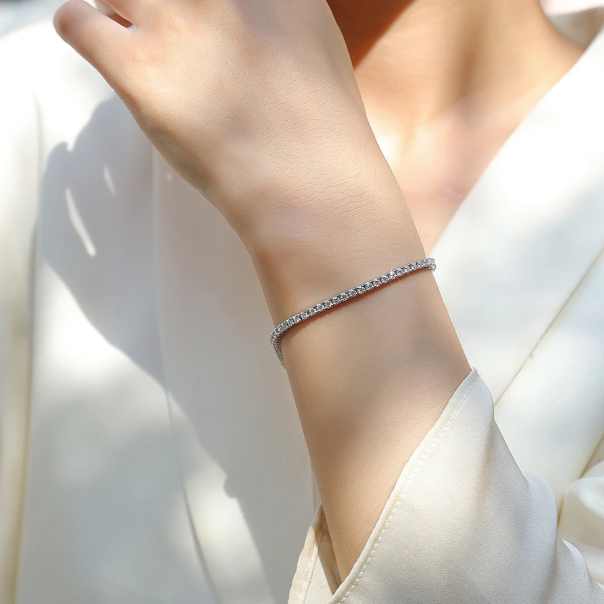 

Браслет-цепочка JIUZUAN S925 из стерлингового серебра с муассанитом для женщин: элегантное сверкающее украшение с простым рядом камней для повседневной носки