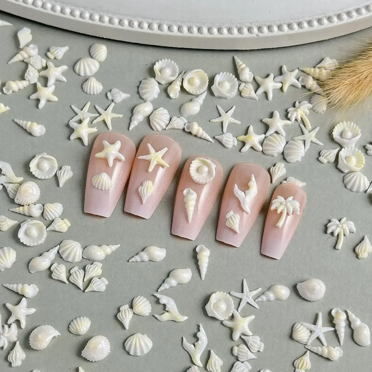 30PCS Hot Selling Creative Beige Shell Conch Resin Nail Charms 3D Multiple Style Starfish Fishtail Nail Art Supplies DIY Nails