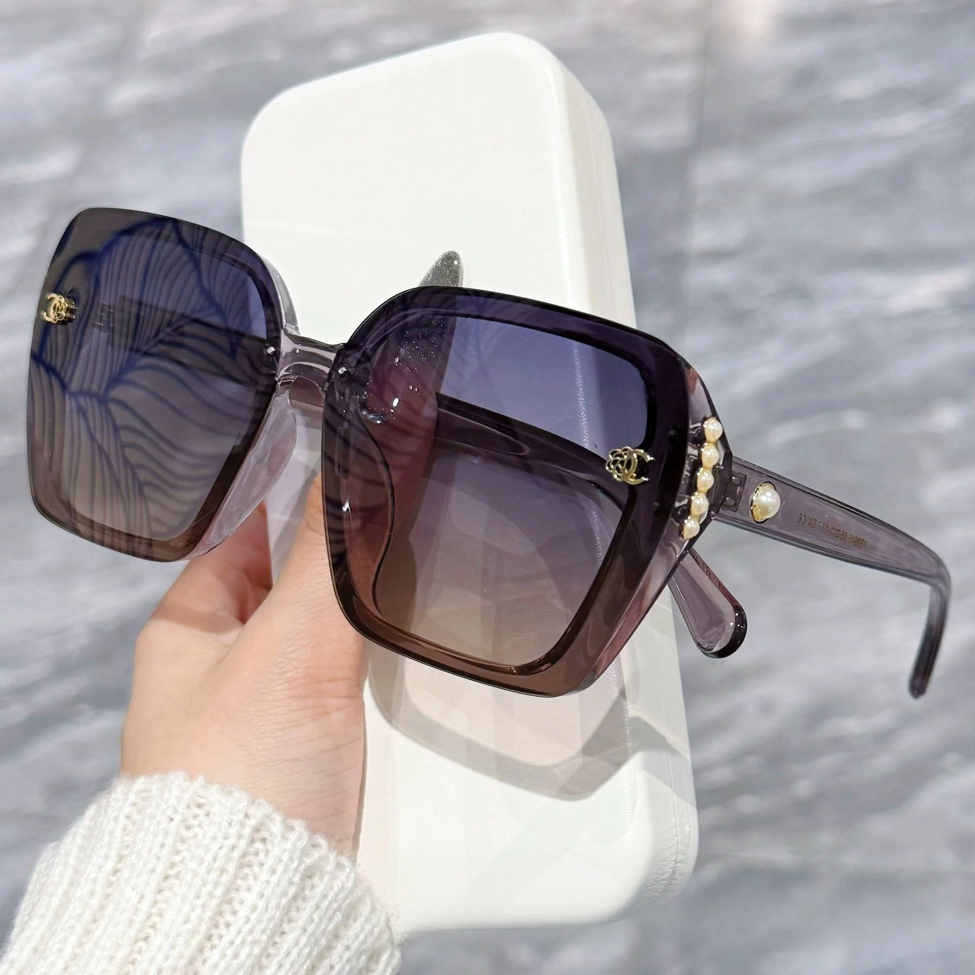 Xiaoxiangfeng 2026 Pearl Light Luxury Polarized Fashion Sunglasses Anti-UV New Model 9946