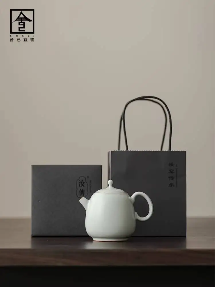 

Qin Quan Teapot, Ru Kiln Handmade, Can Be Aged Crackle-Glazed, Suitable For Brewing Tea, Pink And Green Ceramic, Vintage Light