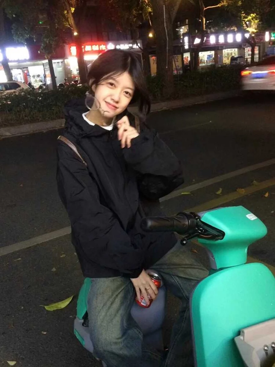 

Women's Summer 2024 New Loose Hooded Sun Protection Jaet Thin Breathable Korean Sle Men's And Women's Faionable Windbre...