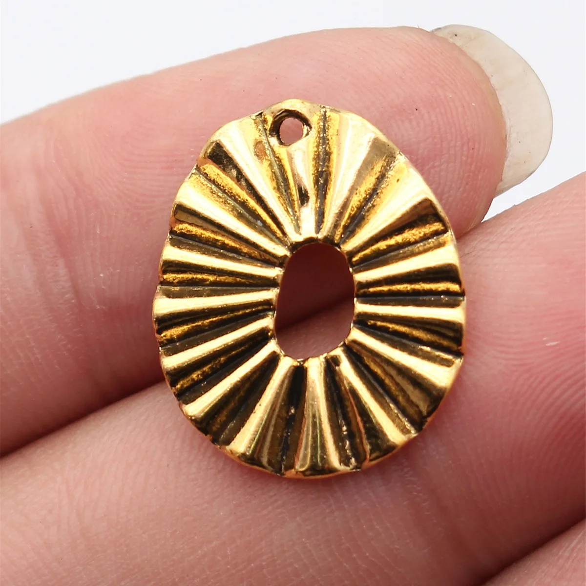40pcs 22x18mm(0.87x0.71inch) 3 Colors Hollowed-Out Pleated Egg-Shaped Geometric Charms DIY Hand Crafts Jewelry
