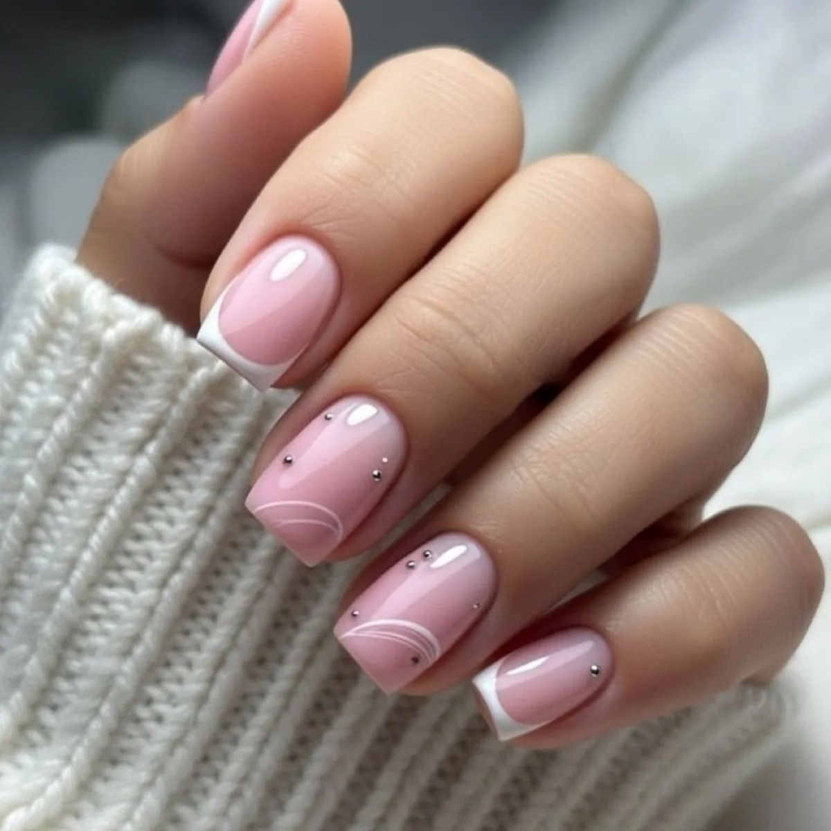 

24Pcs Short Square White French Manicure Tips with Irregular Line Fake Nails Steel Ball Decoration Wearable Press on False Nails