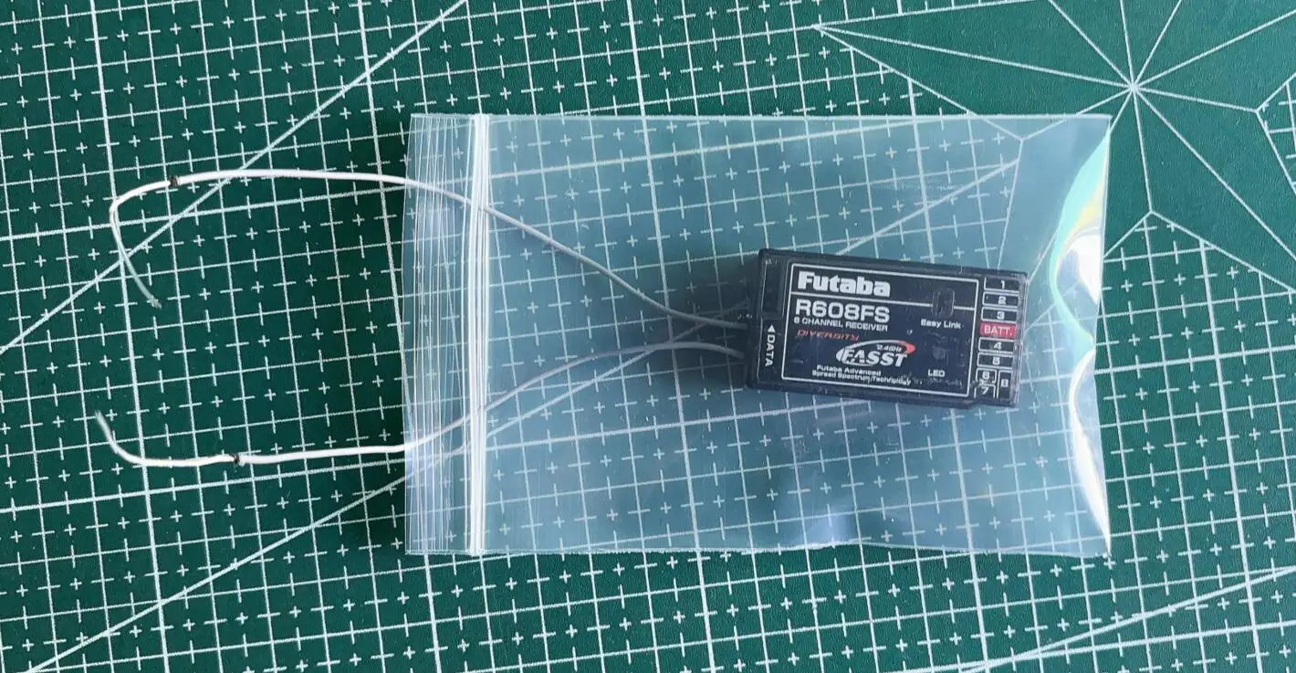 

Used not new Futaba R608FS 8-Channel 2.4GHz FASST Receiver R608 FS Dual antenna diversity RX For TM-8 TM-7 TM-10