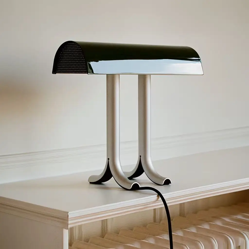 Modern simple bedside lamp Nordic light luxury designer high-end glass hotel model room living room bedroom table lamp