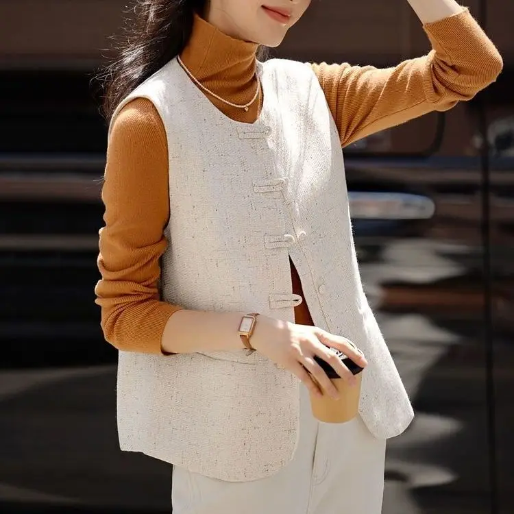 

Ladies' Knitted Sleeveless Sweater Vest V-Collar Button Design Slimming Versatile Outerwear Soft Fashion Casual Winter Top TS639