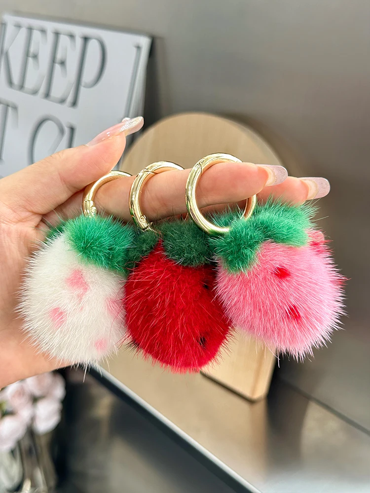  Cute Real Mink Fur Keychain Pendant Plush Ball Car Bag Accessory Strawberry Shaped Soft Toy Fashionable Bag Decorations