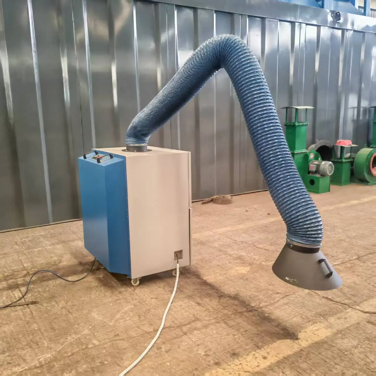 A Welding Fume Dust Collector with Double Suction Arms for Dust Removal in Welding Projects