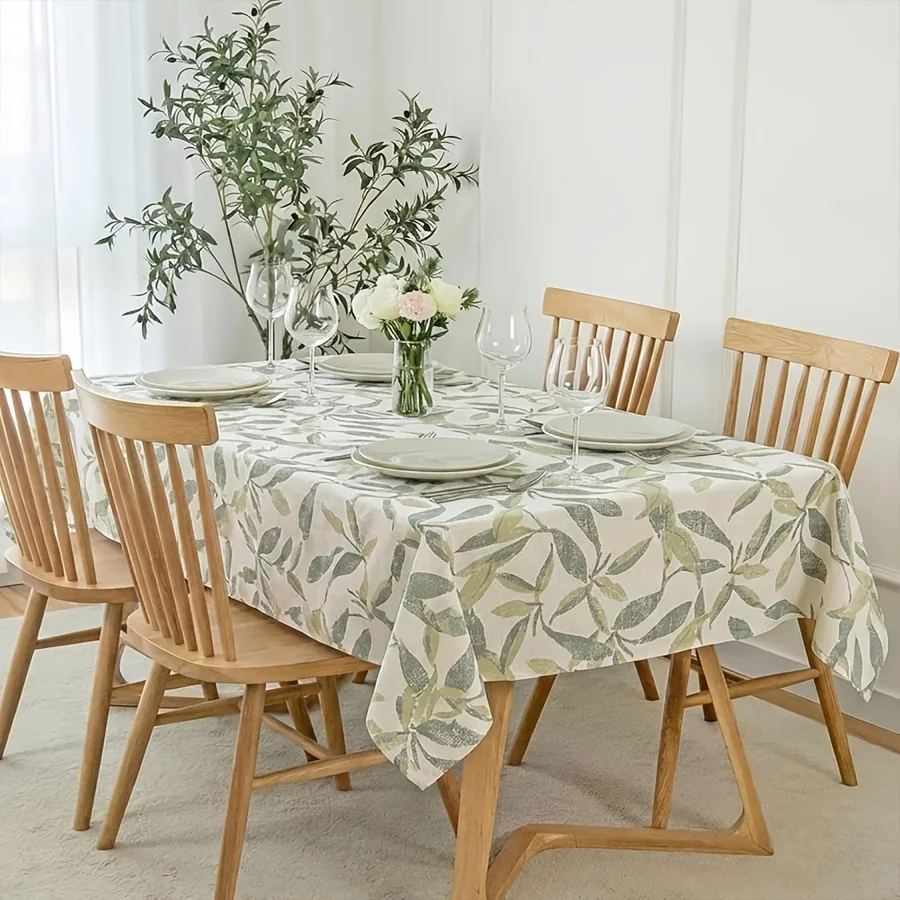 A Rectangular Tablecloth Featuring Watercolor Floral Designs, Made of Durable Polyester in a Rustic Farmhouse Style. It Is Washable And Suitable for Seasonal Indoor And Outdoor Decoration, Perfect for Home Living Rooms, Dining Rooms, And Kitchens