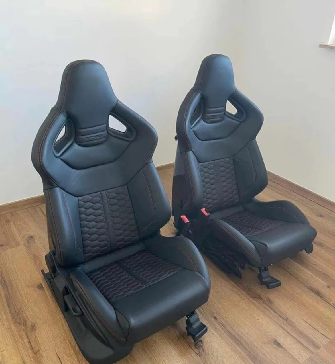 الجملة الجديدة المخصصة الفاخرة السيارات الجلود الملحقات الداخلية سيارة كهربائية سباق دلو مقعد ل #4