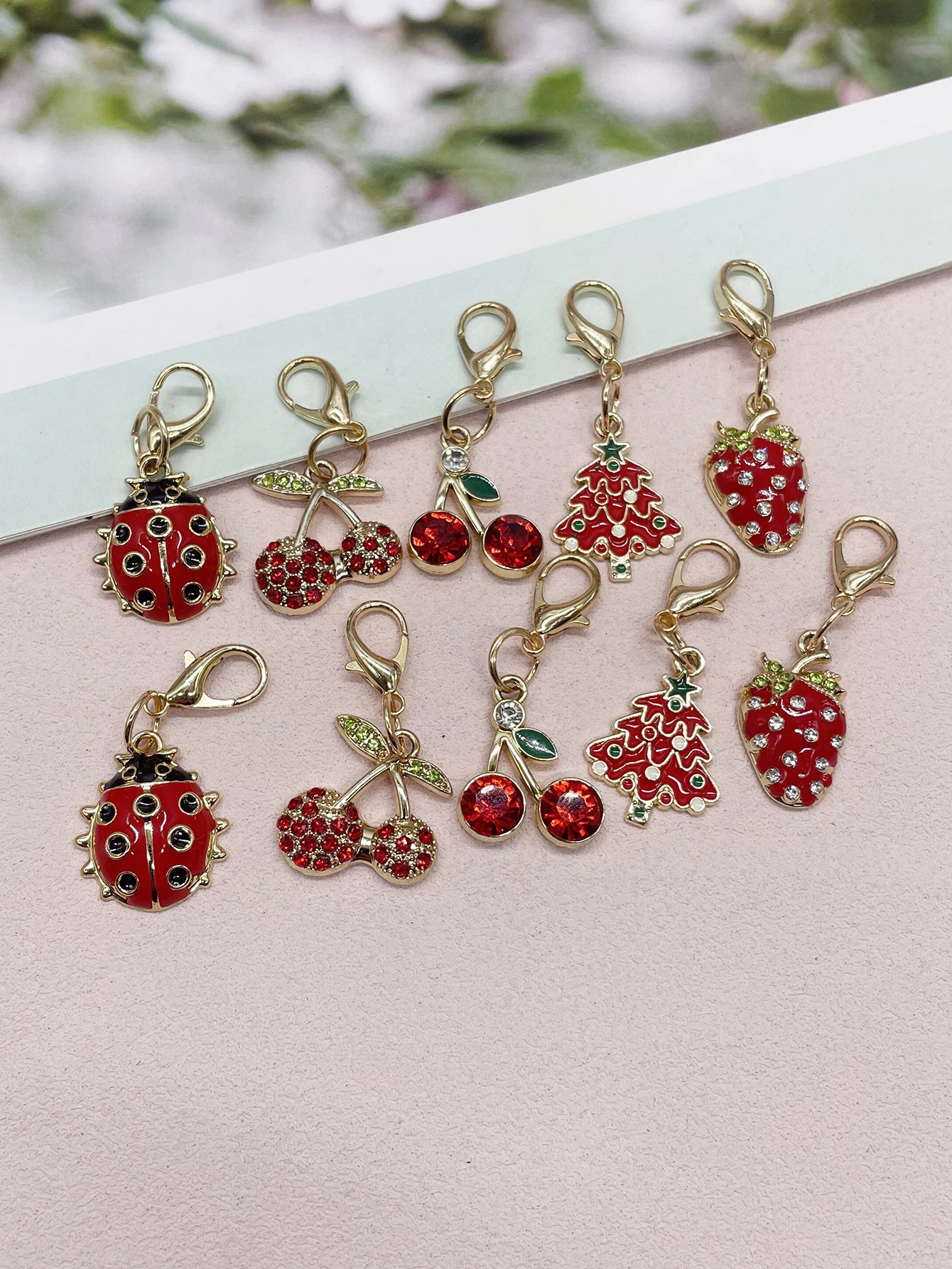 5PCS Erdbeeren Schuh Charms Kirsche Schuhe Dekorationen DIY Marienkäfer Schuh Anhänger Zubehör Mutlifunctional Baum Schuh Clips – Detail 1