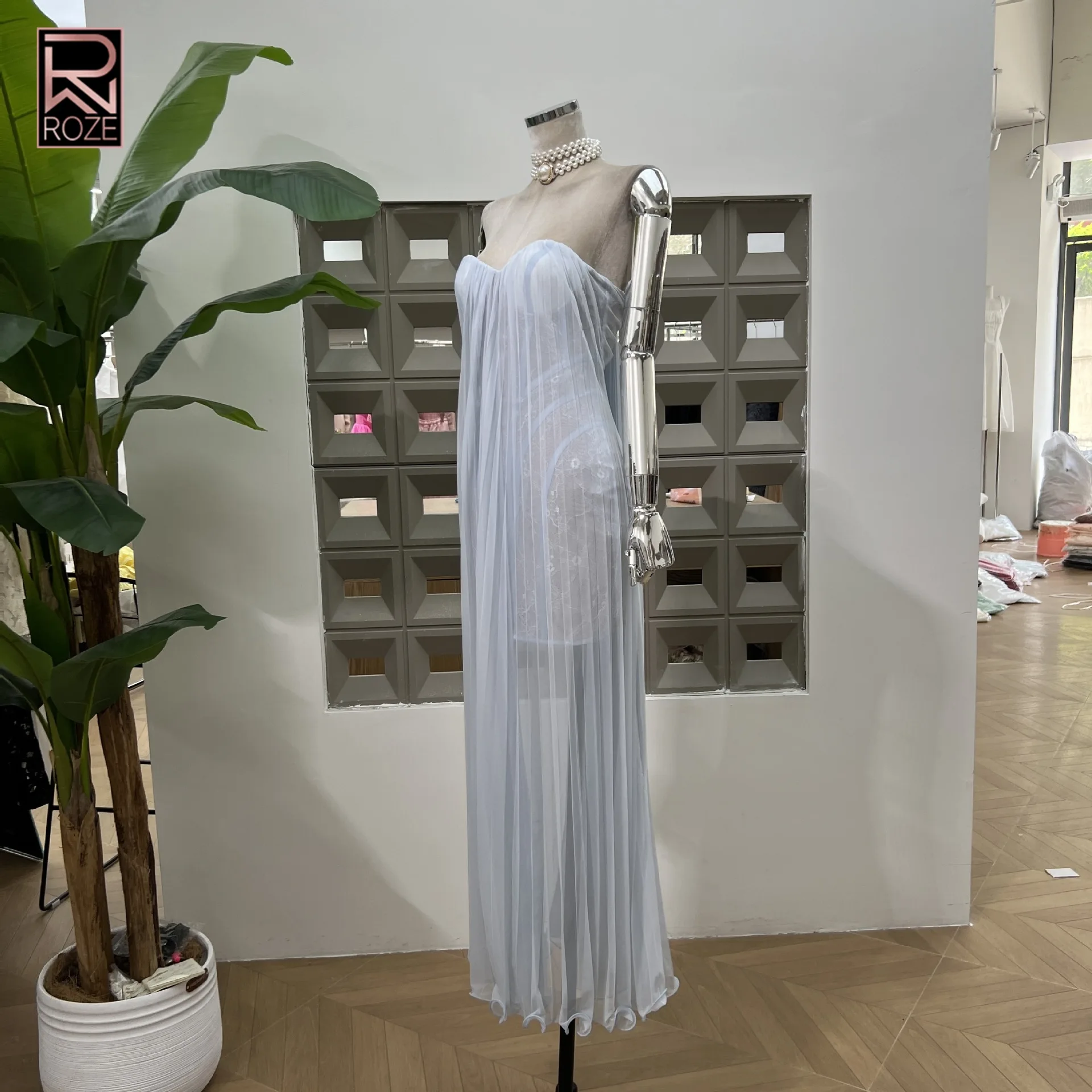 Robe longue de soirée de style français 2025 |   Robe ample plissée en dentelle transparente |   Robe de plage bustier d'été pour femme