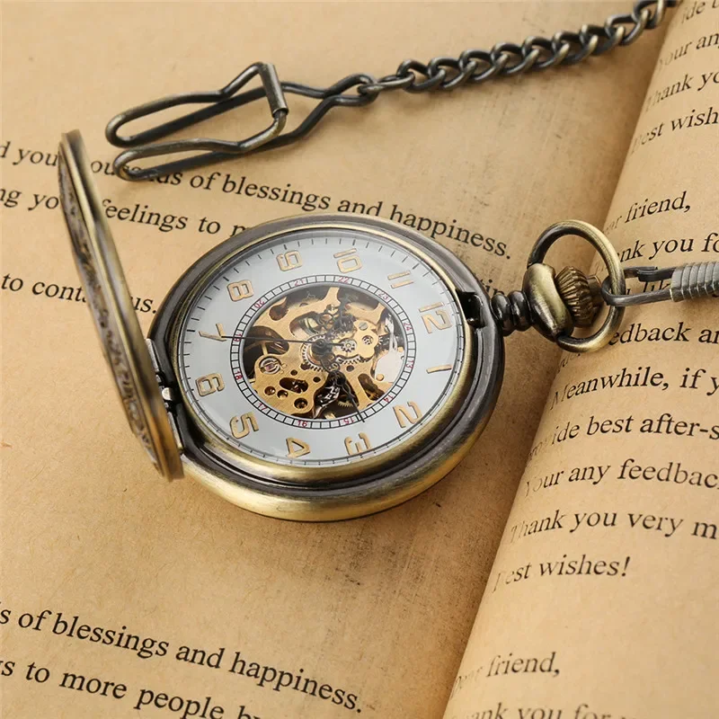 Antique Roman Number Case Pocket Watch Unisex Handwinding Mechanical Skeleton Clock with Pendant Chain Arabic Numeral Dial