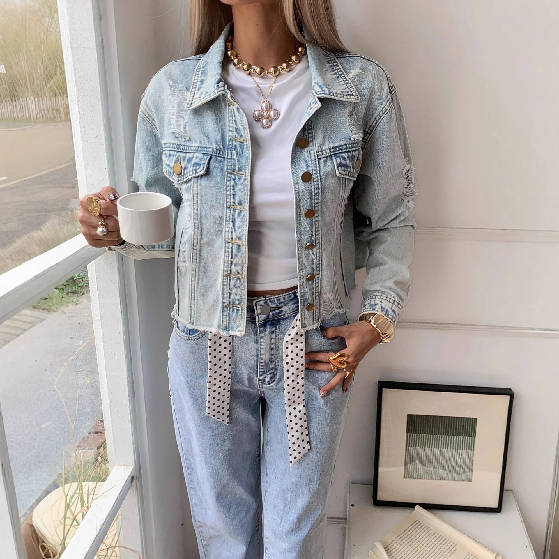 

Новый модный ковбойский топ с рваными краями и пуговицами