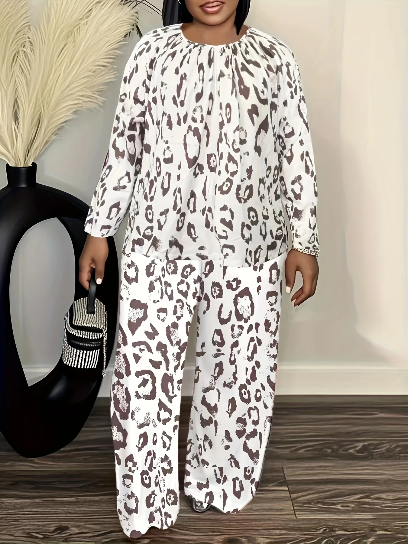 

Женский комплект из тканых брюк цвета хаки с леопардовым принтом и глубоким v-образным вырезом, плиссированными рукавами и длинными рукавами, повседневный сексуальный модный топ, без серы