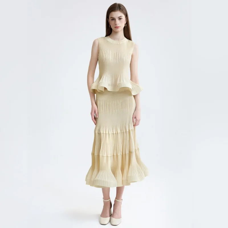  Pleated T-Shirt Top 2026 Summer New Ruffled Sleeveless Vest Simple Elegant Fashion Cake Skirt Elegant Women Travel Outfit