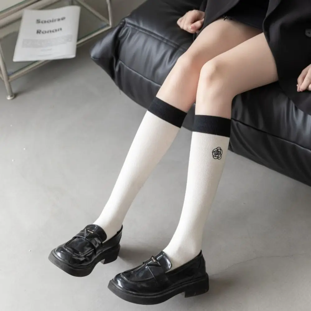 Kamelie Rose lange Socken süße einfache Knies trümpfe atmungsaktive Baumwolle Golf Sport Socken Mode süßen Rock passende Waden socken