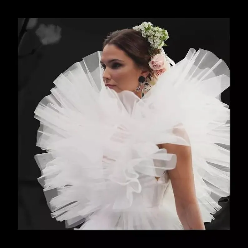 Fluffy Off White Tiered Wedding Gowns Long Puffy Ruffles Tulle Bridal Dresses Ivory Lush Prom Gowns Flare Shoulder Gorgeous