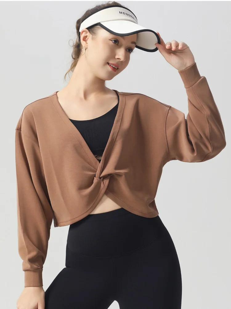

Women's Short-Sleeve T-Shirt with Scoop Neck and Straight Shoulders: Summer Pleated, Breathable, Slim-Fit, Simple Versatile