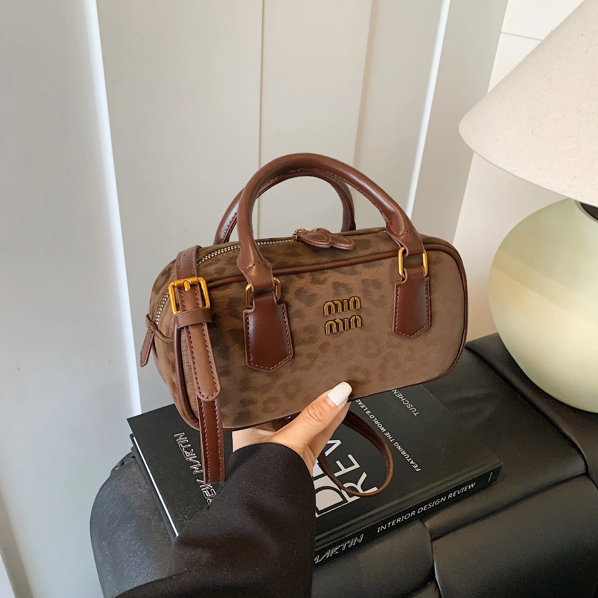 

2025 Autumn Vintage Pillow Tote, Women's Luxe Shoulder Purse, Chic Crossbody Day to Night Bag, Casual Sling Bag