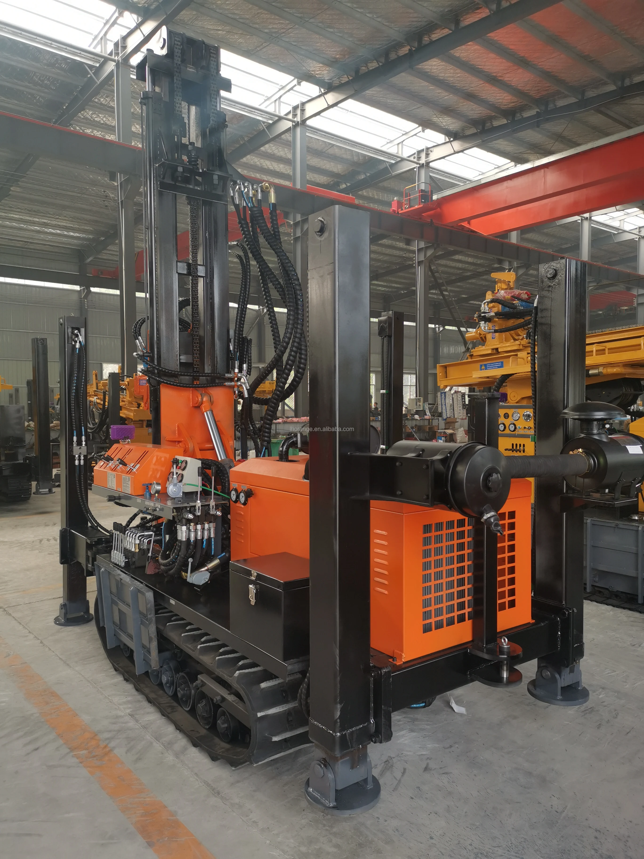Crawler Type Water Well Drilling Rig Equipment / Deep Mine Drilling Rig / Oil Borehole Drilling Machine for Sale