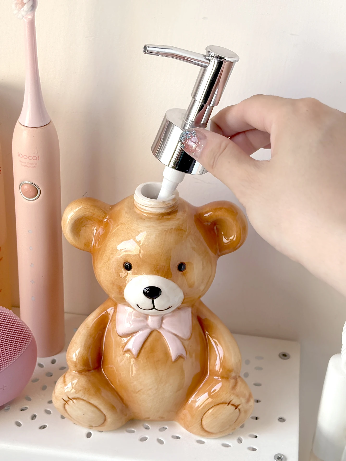 400ml  soap dispenser Cute teddy bear bath bottle, playful hand sanitizer bottle, creative home ceramic packaging container - view 4