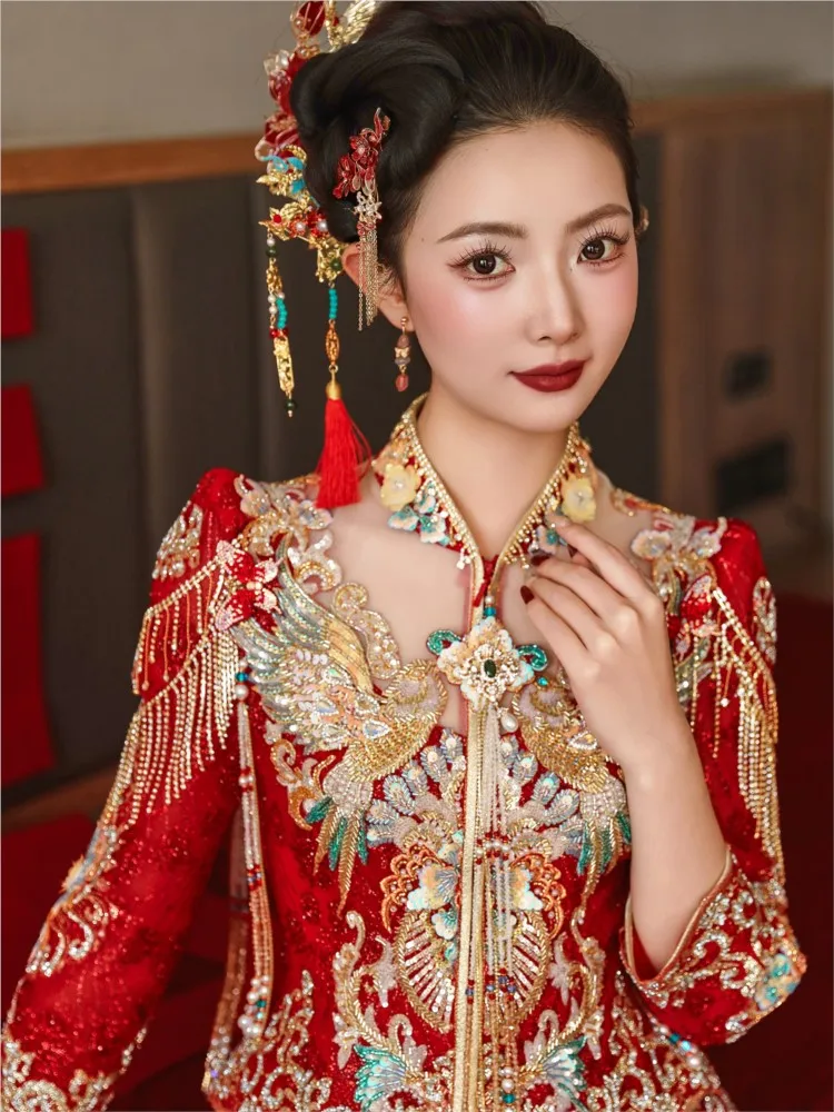 Fish-tail wedding dress for brides new Chinese-style heavy and luxurious tail-tail women toasting
