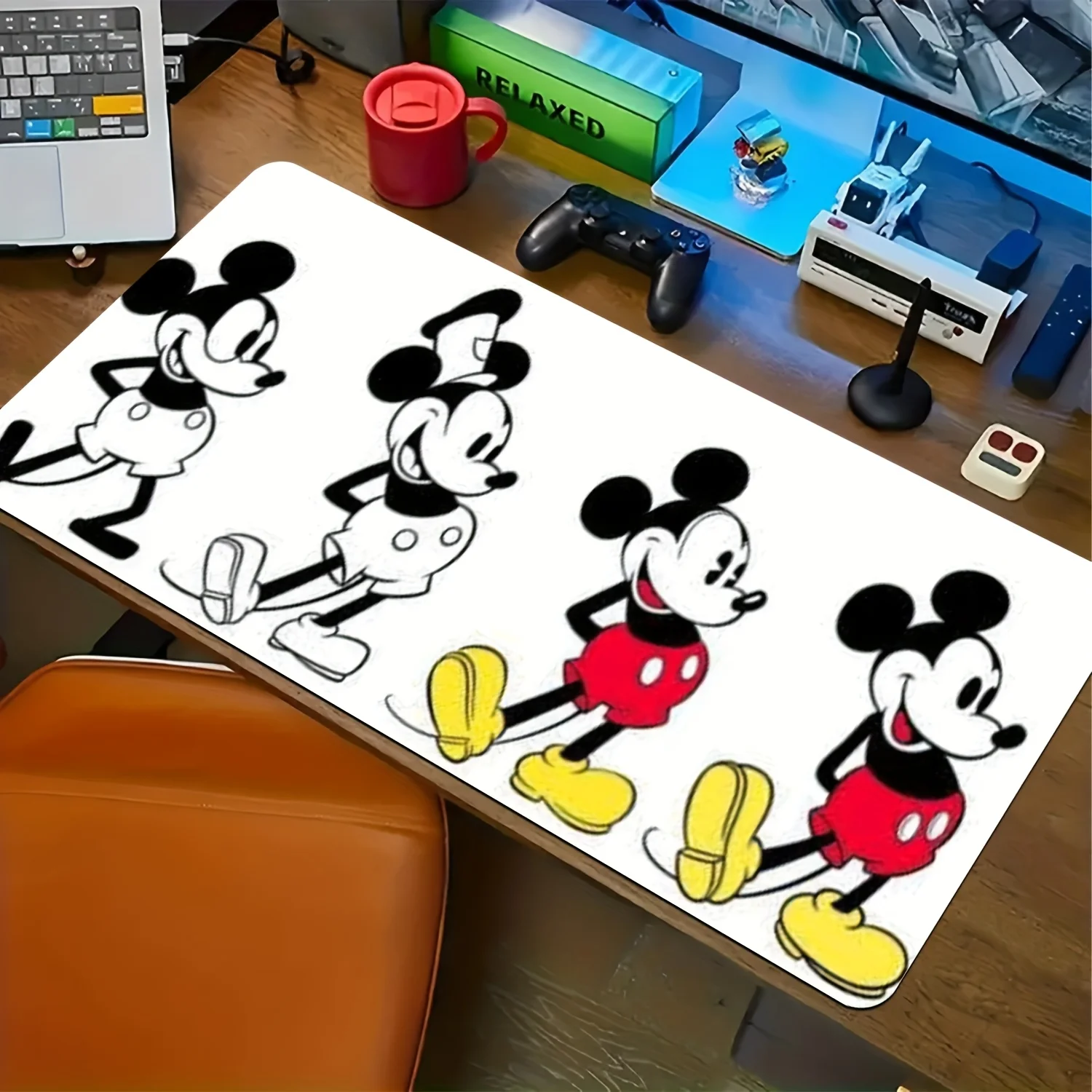 

Disney 1pc Mouse Pad, Multifunctional Computer Desk Mat, Suitable for Gaming and Office Use, Non-Slip Base, Perfect Gift for Hal