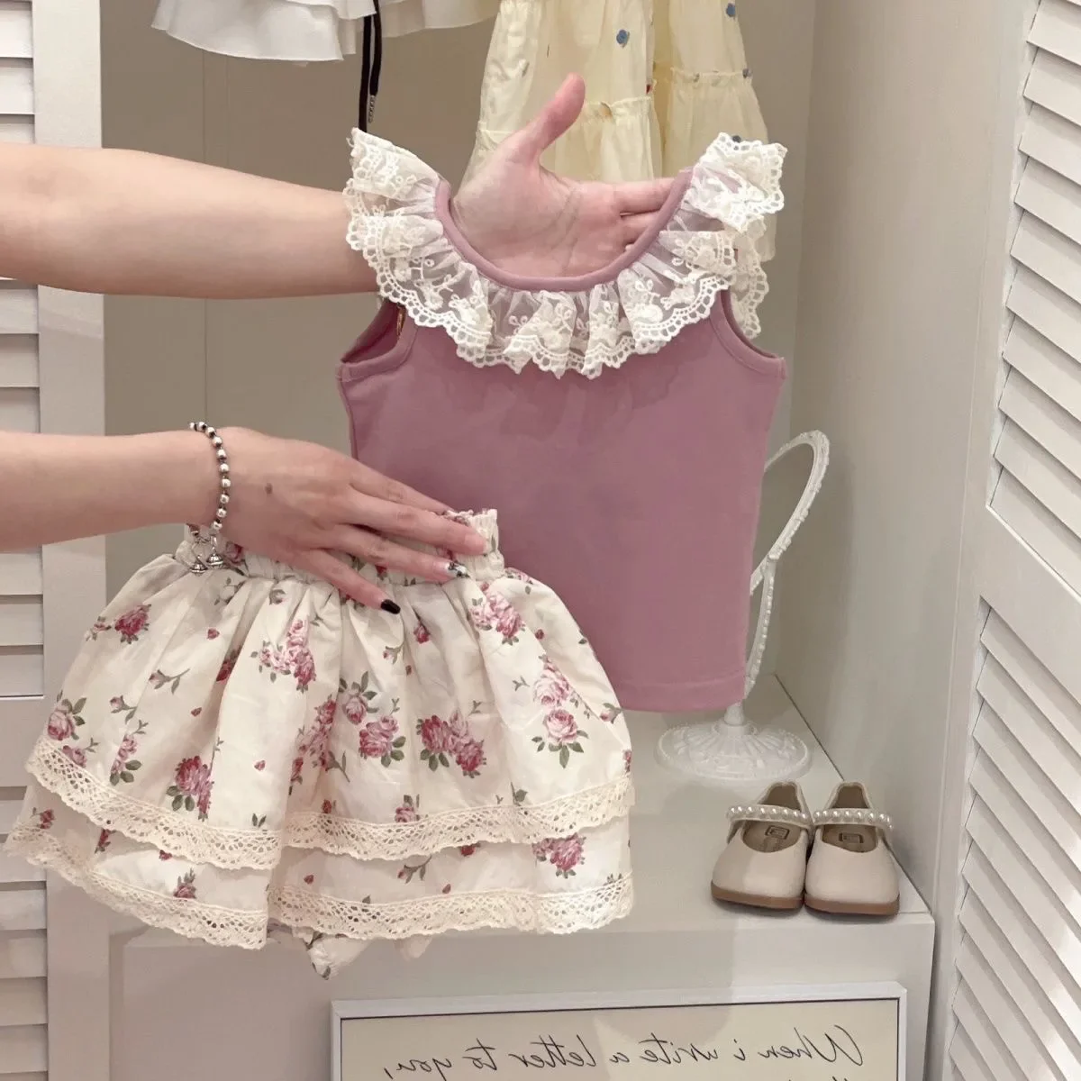 

Children's Summer Set Fashionable 2026 New Girls' Vest+Floral Short Skirt Sweet and Cute Two-piece Set