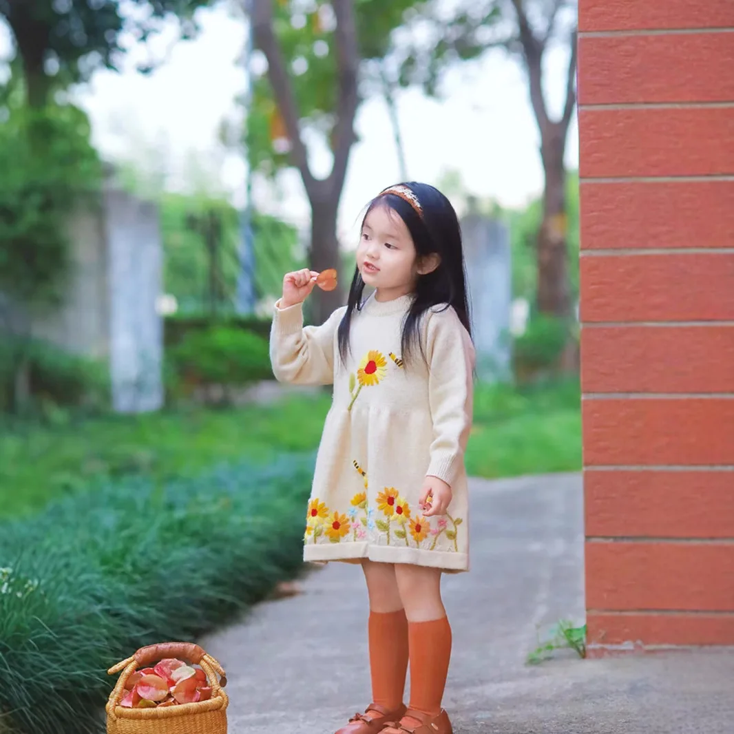 Knitted Dress Autumn New Style Apricot Hand Embroidered Sunflower Bee Knitted Dress Casual