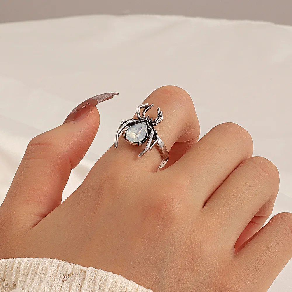 1Pc Punk Spider Rings for Women Vintage Simulated Spider Shaped Adjustable Opening Ring Gift for Girlfriends Jewelry 2023 Trend