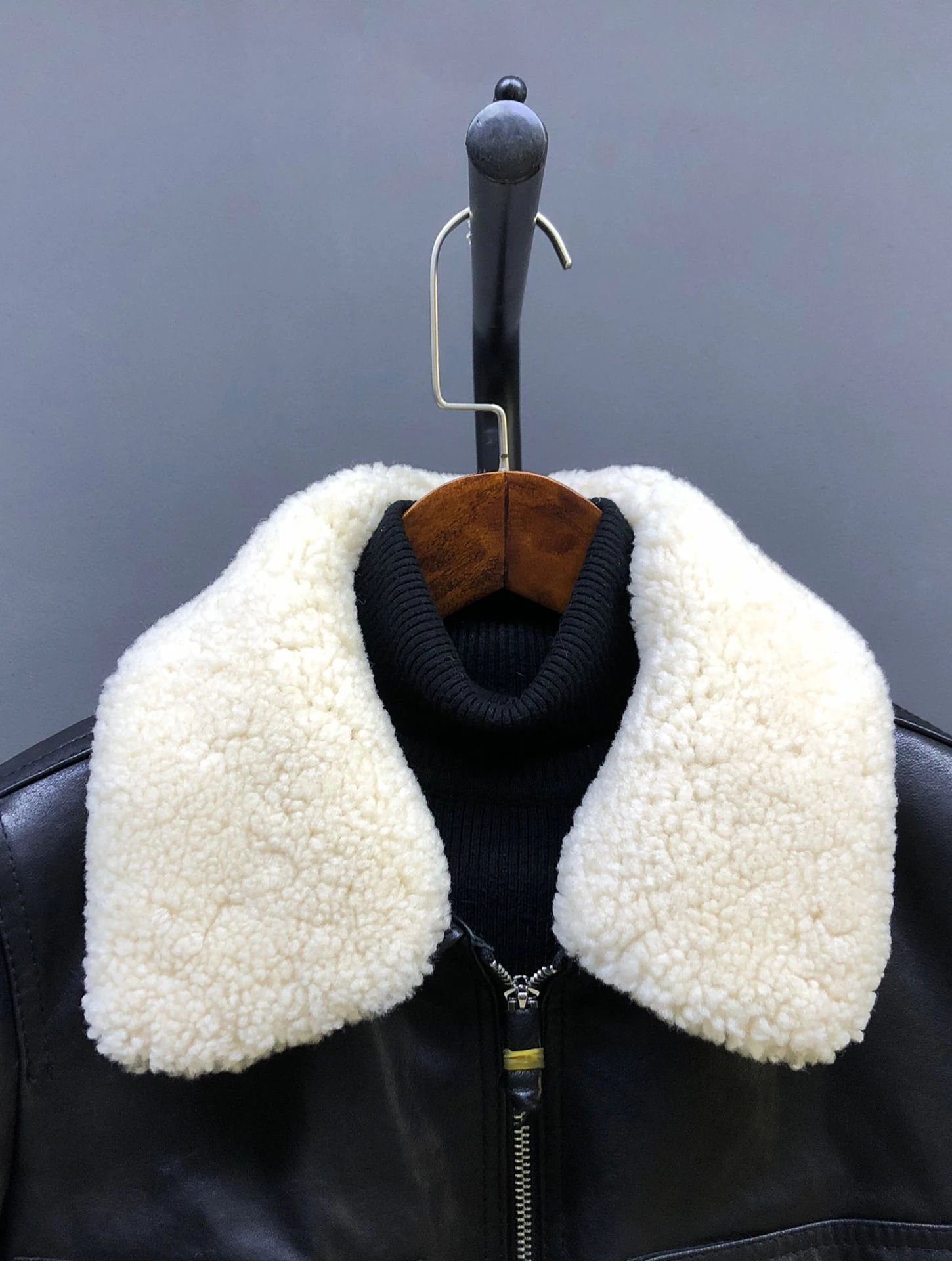 Cappotto in Vera Pelle di Pecora con Effetto Snellente, Collo in Lana, Foderato in Pile, per Uso Quotidiano, con Cerniera Rinforzata
