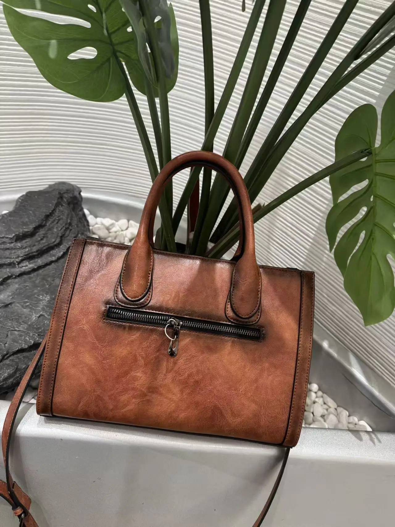 

Vintage Tote Bag for Women, Genuine Leather Handbag, Women's Shoulder Bag, Women's Crossbody Bag, 2026 New Model, Handmade Color-Blocked Patchwork Women's Bag, Dual-Use for Shoulder and Crossbody