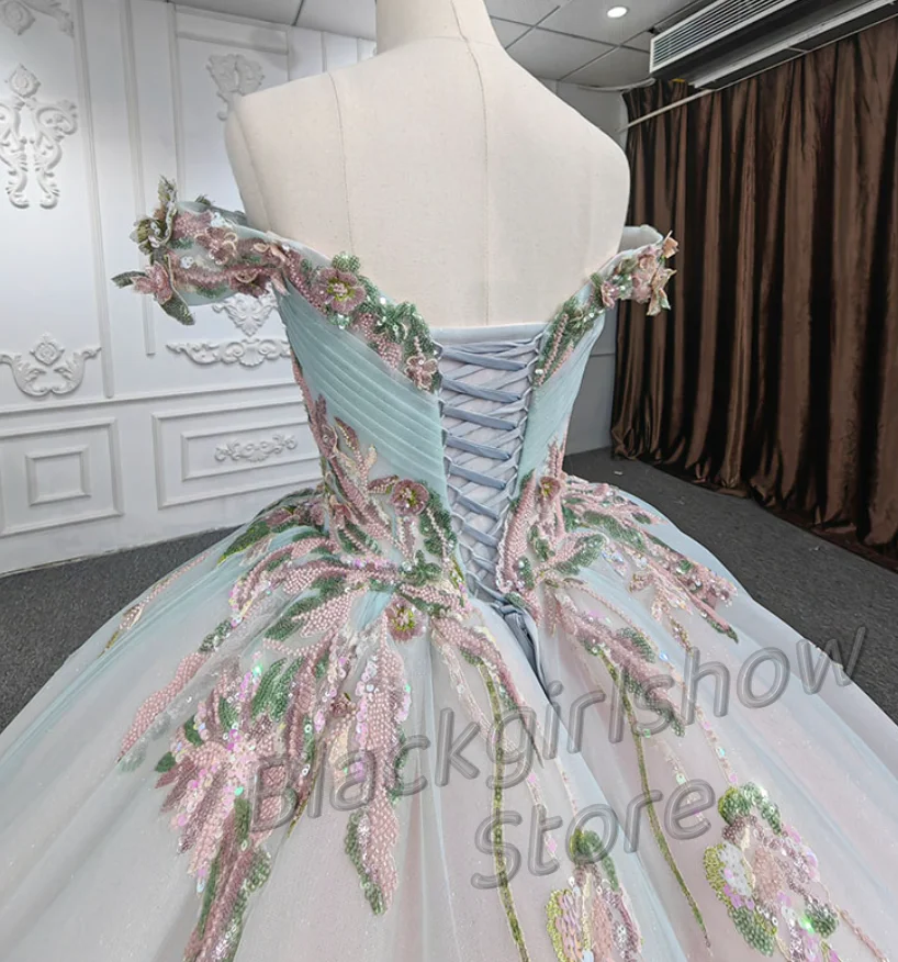 Białe sukienki 15 Quinceanera eleganckie obcisła sukienka kryształowe aplikacje haft w kwiaty tiulowe sukienki Quinceanera 2024