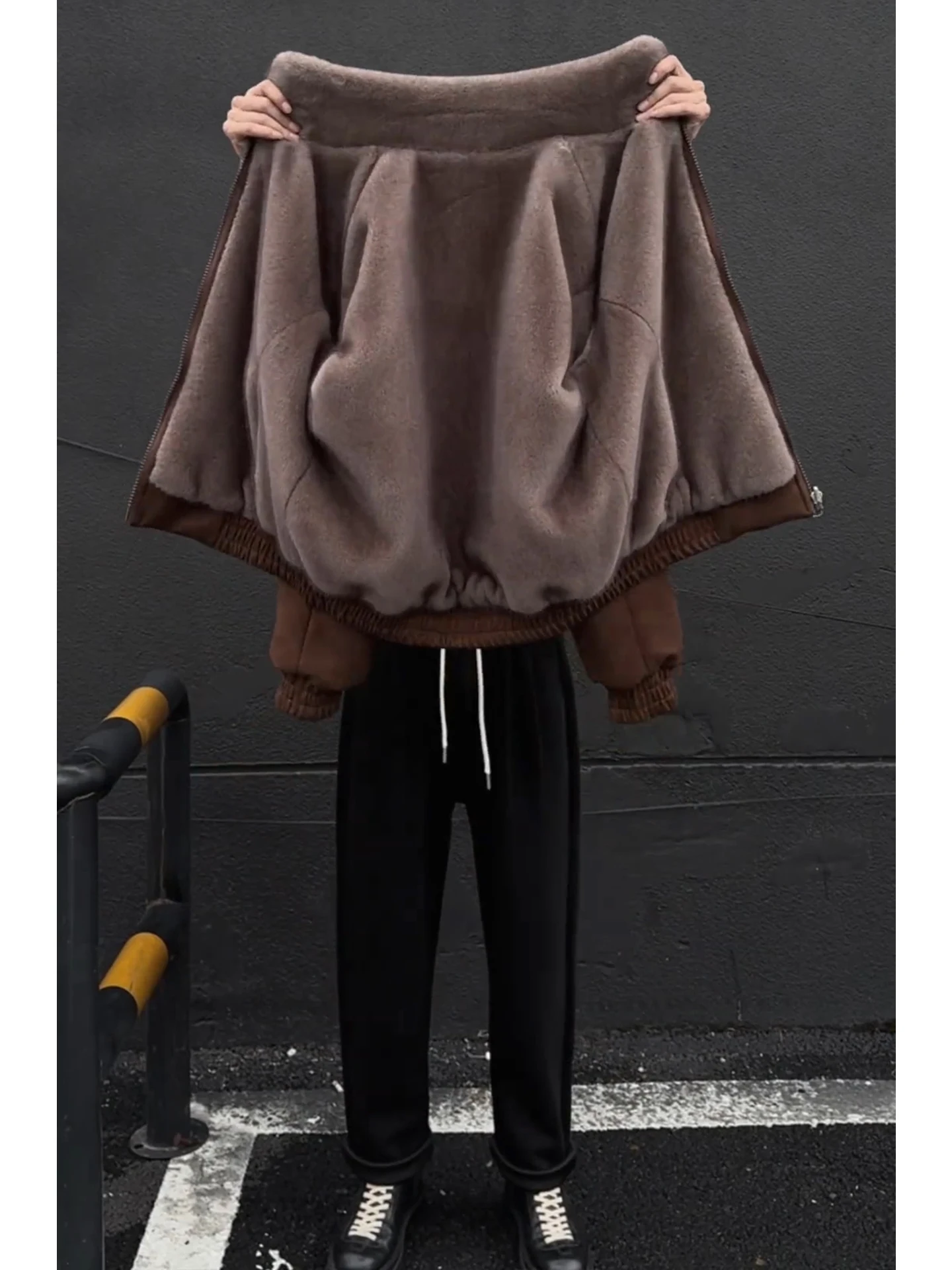 

Мужская двусторонняя куртка из искусственного бархата с принтом тай-дай, теплая хлопковая одежда для осени и зимы, кожаное бархатное пальто