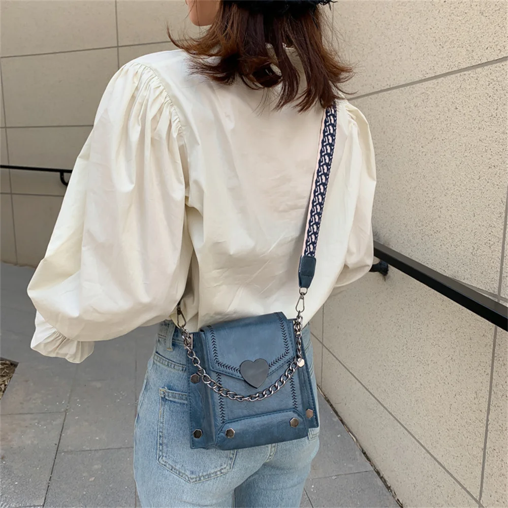 Women\'s Retro Oil Wax Shoulder Bags Chain Buckle Double Layer Crossbody Bag Large Capacity Mobile Phone Bag Female Messenger Bag