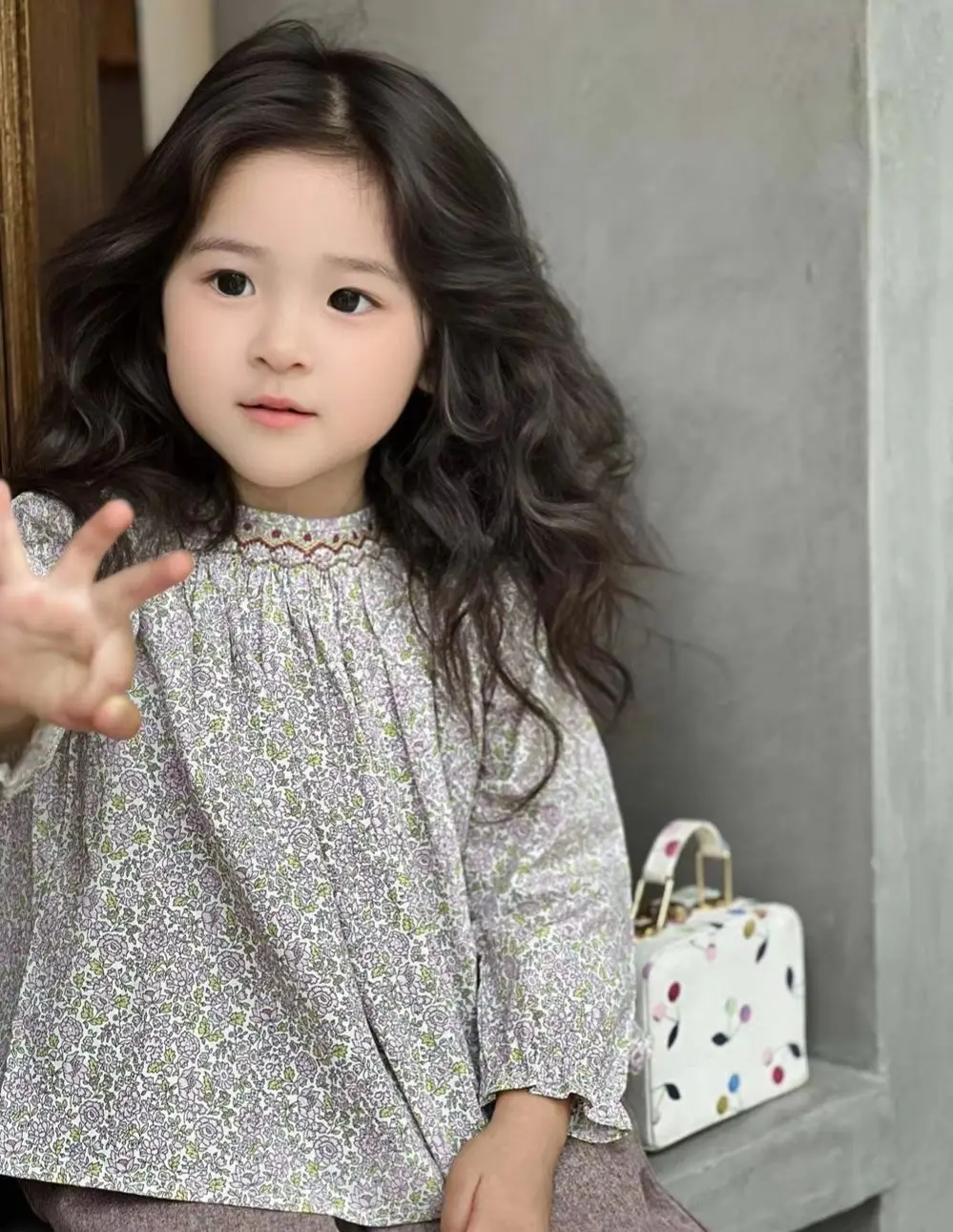 

baby girls clothes spring summer tshirts cotton Hand embroidered round neck Floral patterned long sleeved tops