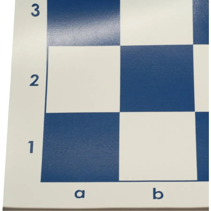 Zestaw szachowy podróżny dla dorosłych z konstrukcją turniejową, zawierający luksusową elektryczną torbę z niebieskiego płótna oraz potrójnie obciążone figury szachowe.