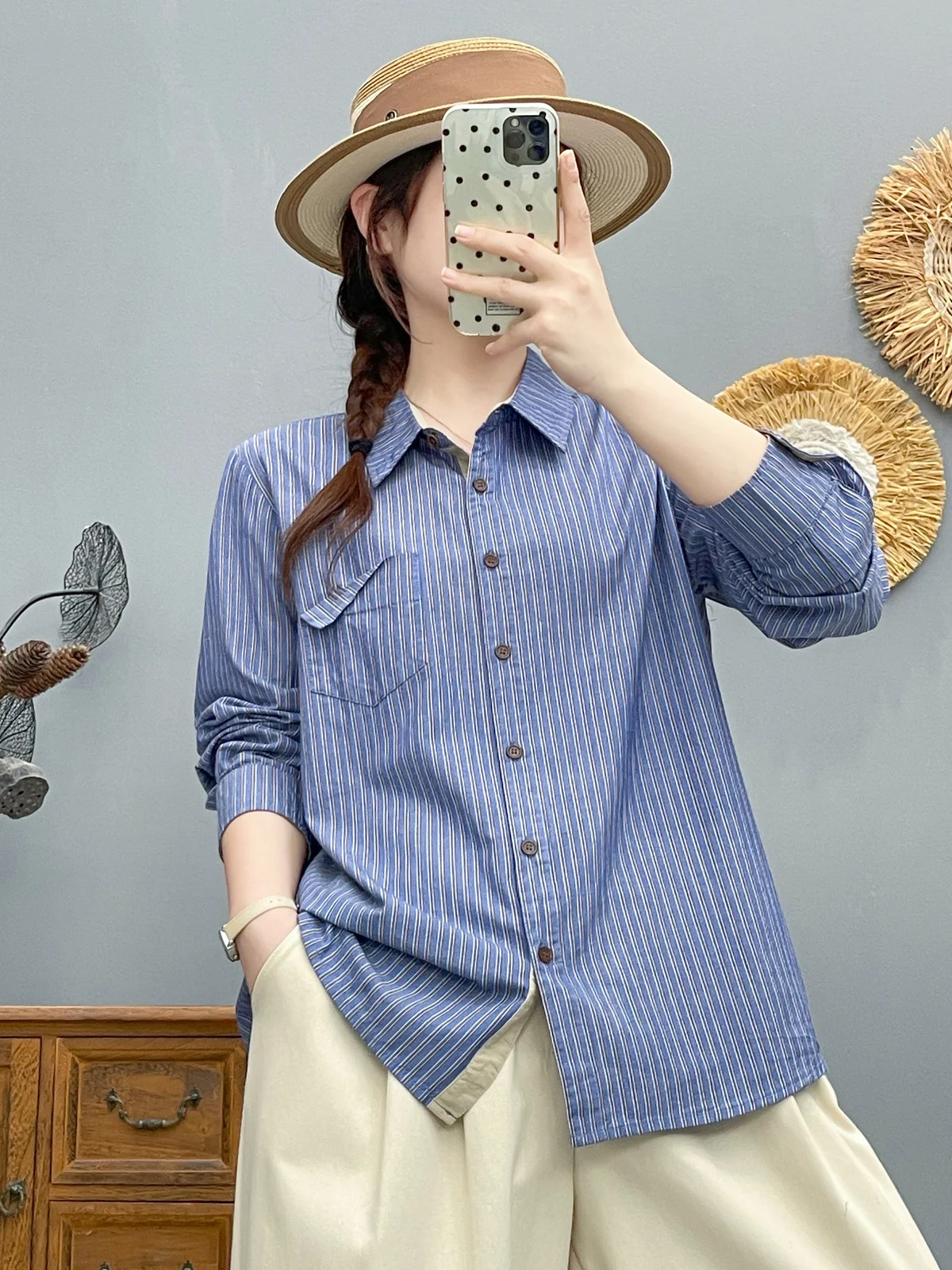 เสื้อเชิ้ตและเสื้อเบลาส์ลายทางสีขาว น้ำเงิน เทา สไตล์ญี่ปุ่น สำหรับผู้หญิง ปี 2026 เสื้อผ้าผู้หญิงสไตล์วินเทจ แขนยาว ผ้าฝ้าย